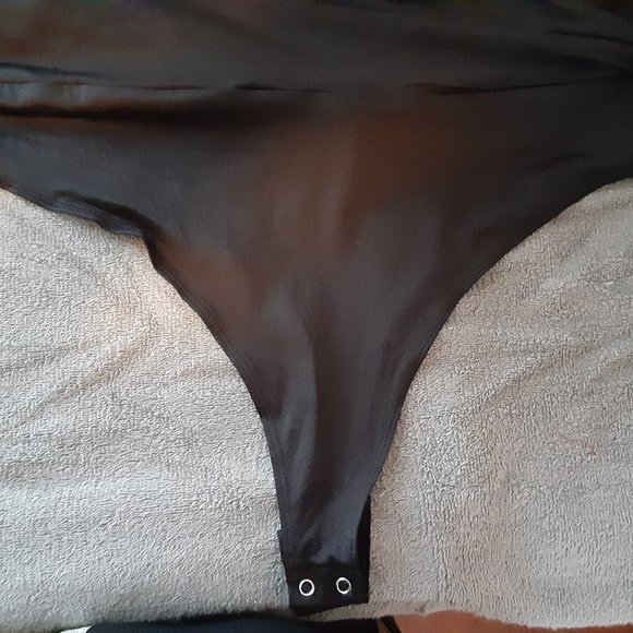 BLACK TAPE Women's Black Stretch Faux Wrap Style Long Sleeve Bodysuit - Picture 8 of 11